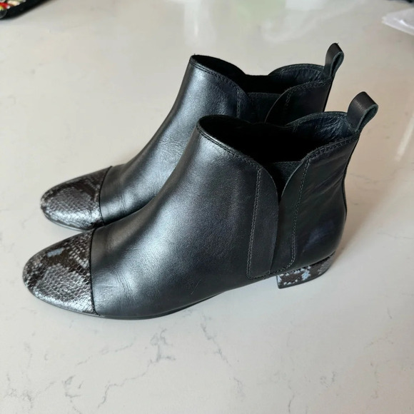 Massimo Dutti animal print black booties size: 10US/40 EU - Picture 4 of 8